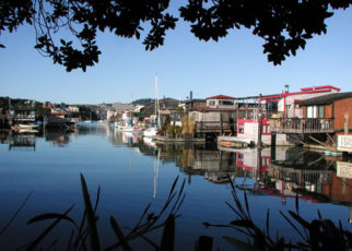UNIQUE BAYSIDE LIVING